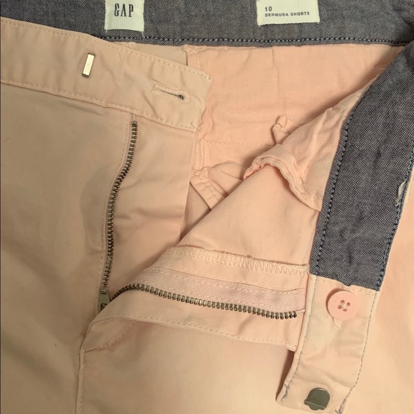 Gap 10” Bermuda Shorts - Picture 2 of 4